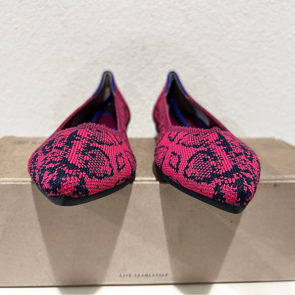 Rothy's The Point Flats in Fuchsia Navy Snake, Size 7.5, New in Box - Picture 7 of 8